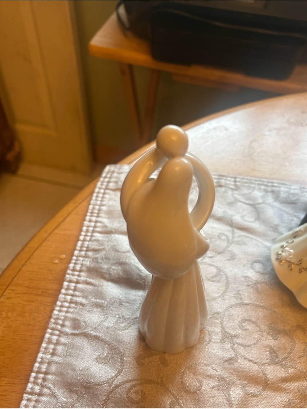 Minimalist Ceramic Couple Sculpture - Glossy Cream